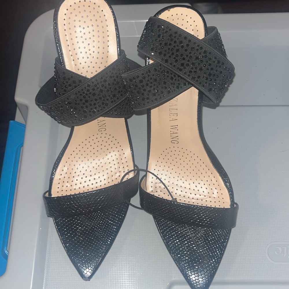 Azalea Wang black snakeskinn with black elastic leg wrap strap size 7 EUC